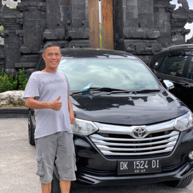 a-car-with-a-driver-3