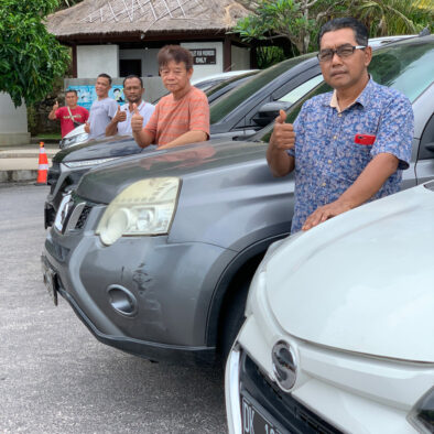a-car-with-a-driver-7